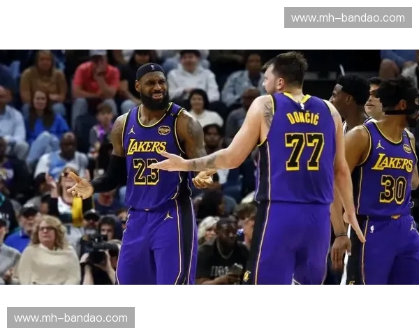 湖人vs火箭：经典对决，激情回顾，精彩集锦尽在此！